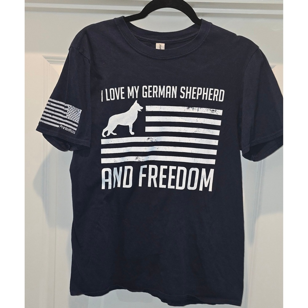 Gildan Softstyle German Shepherd Freedom Flag Navy Blue T-Shirt Mens Medium
